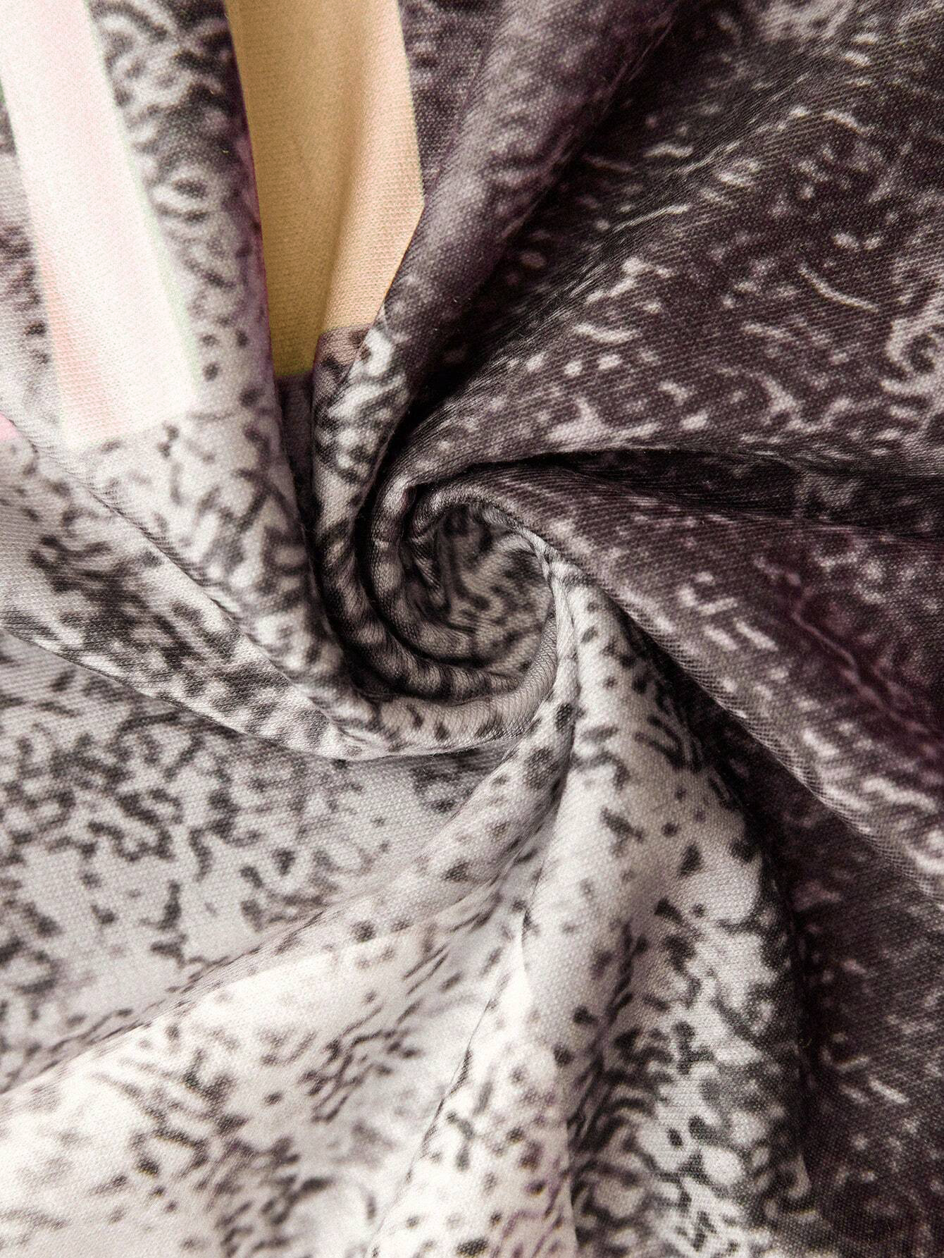 Auralie | Abstract Pattern Blouse