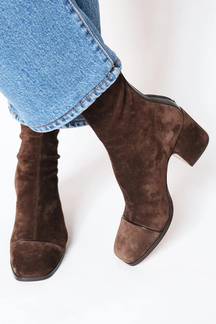 VICTORIA SQUARE TOE HEELED BOOTS